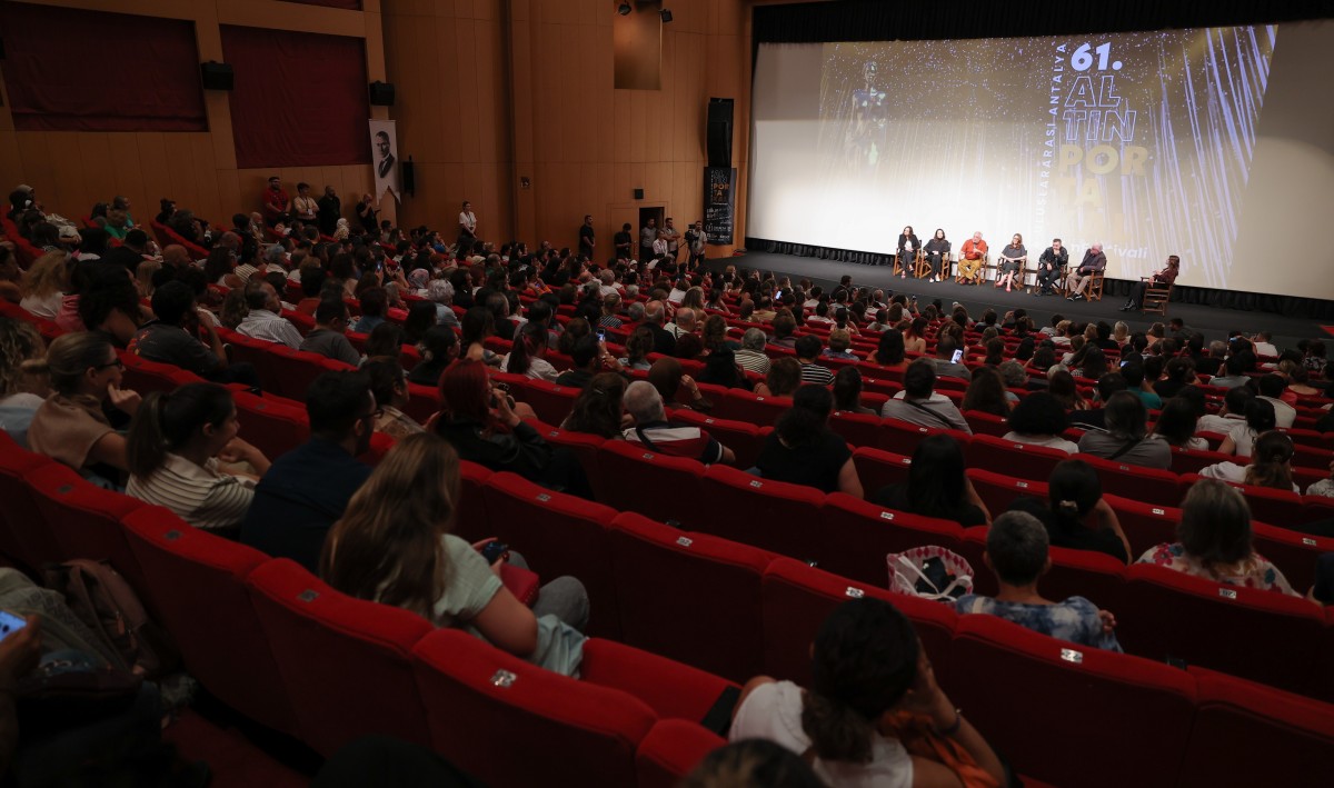 'Evcilik' filminin prömiyeri Antalya’da yapıldı