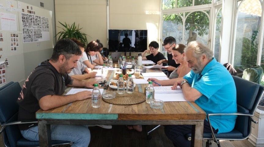 Haluk Bilginer ve Feyyaz Yiğit'i Buluşturan Filmin Okuma Provası Yapıldı!
